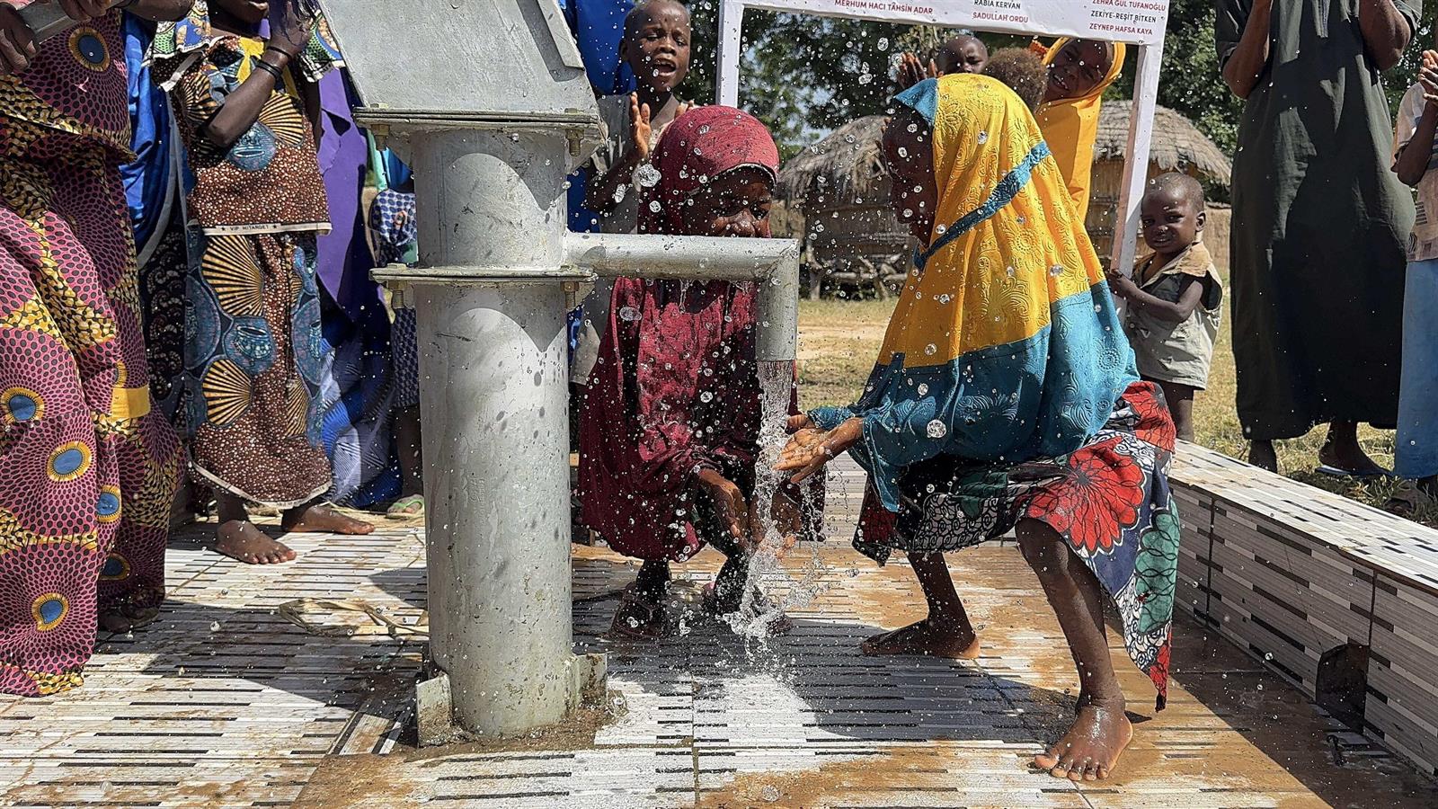 24. Etap Su Kuyuları Dualarla Açıldı nijer kuyu 24ü (4)-min-min