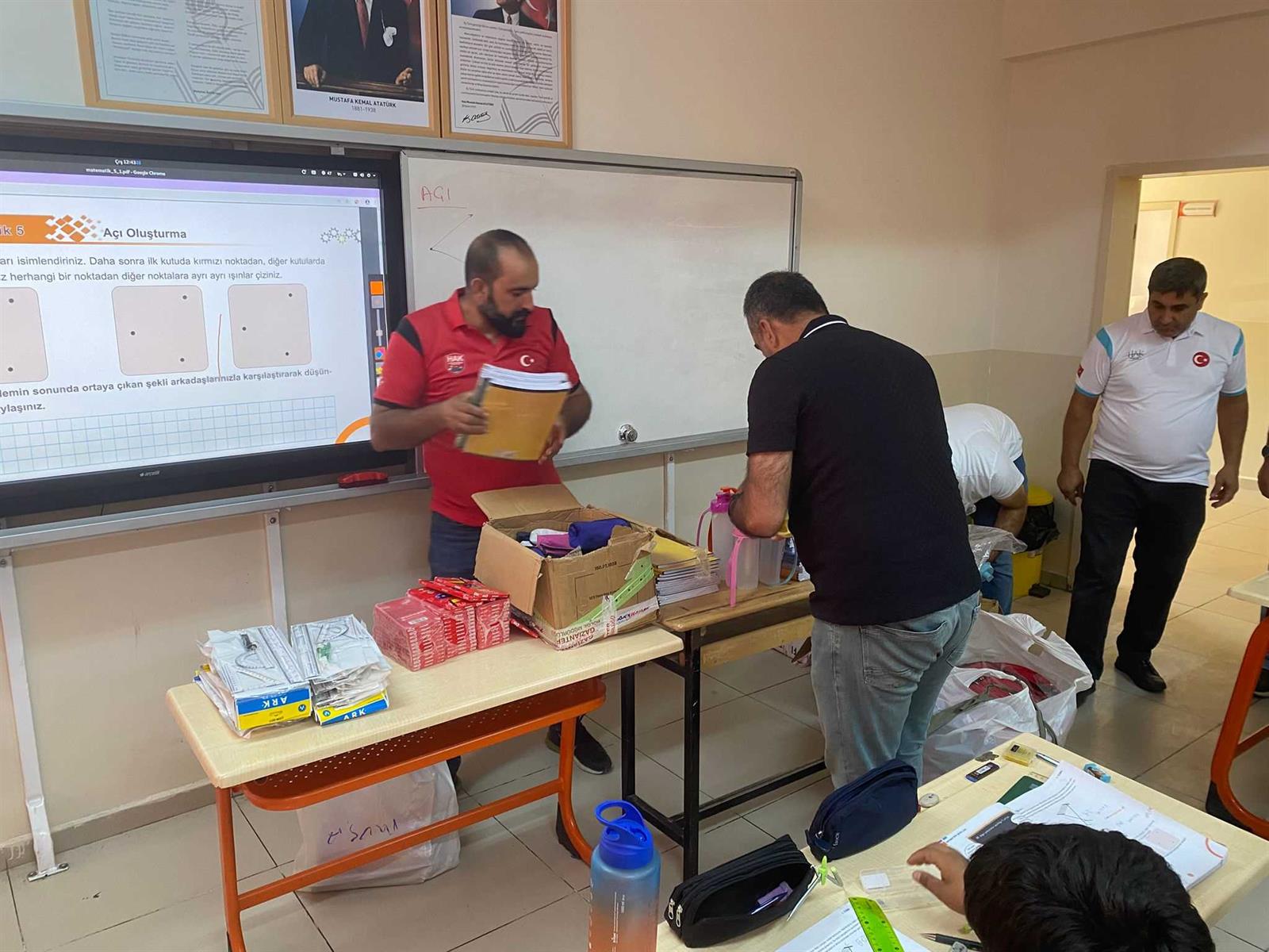 Malatya'da Kırtasiye Dağıtımı malatya kırtasiye (3)