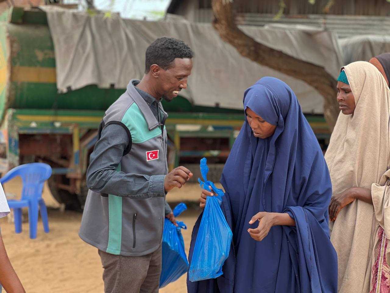 Somali'de Kurban Dağıtımı somali kurban (4)