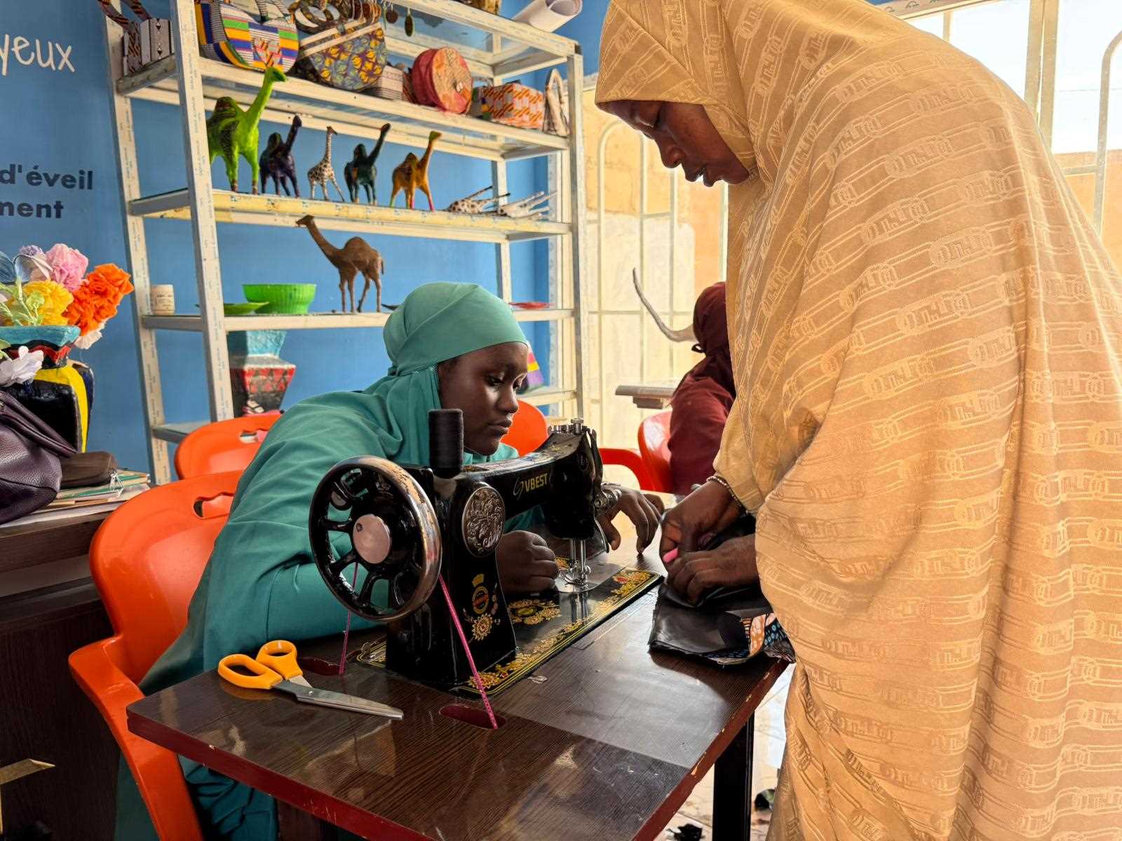 Nijer'de Dikiş Makinası Dağıtımı dikiş mak (1)