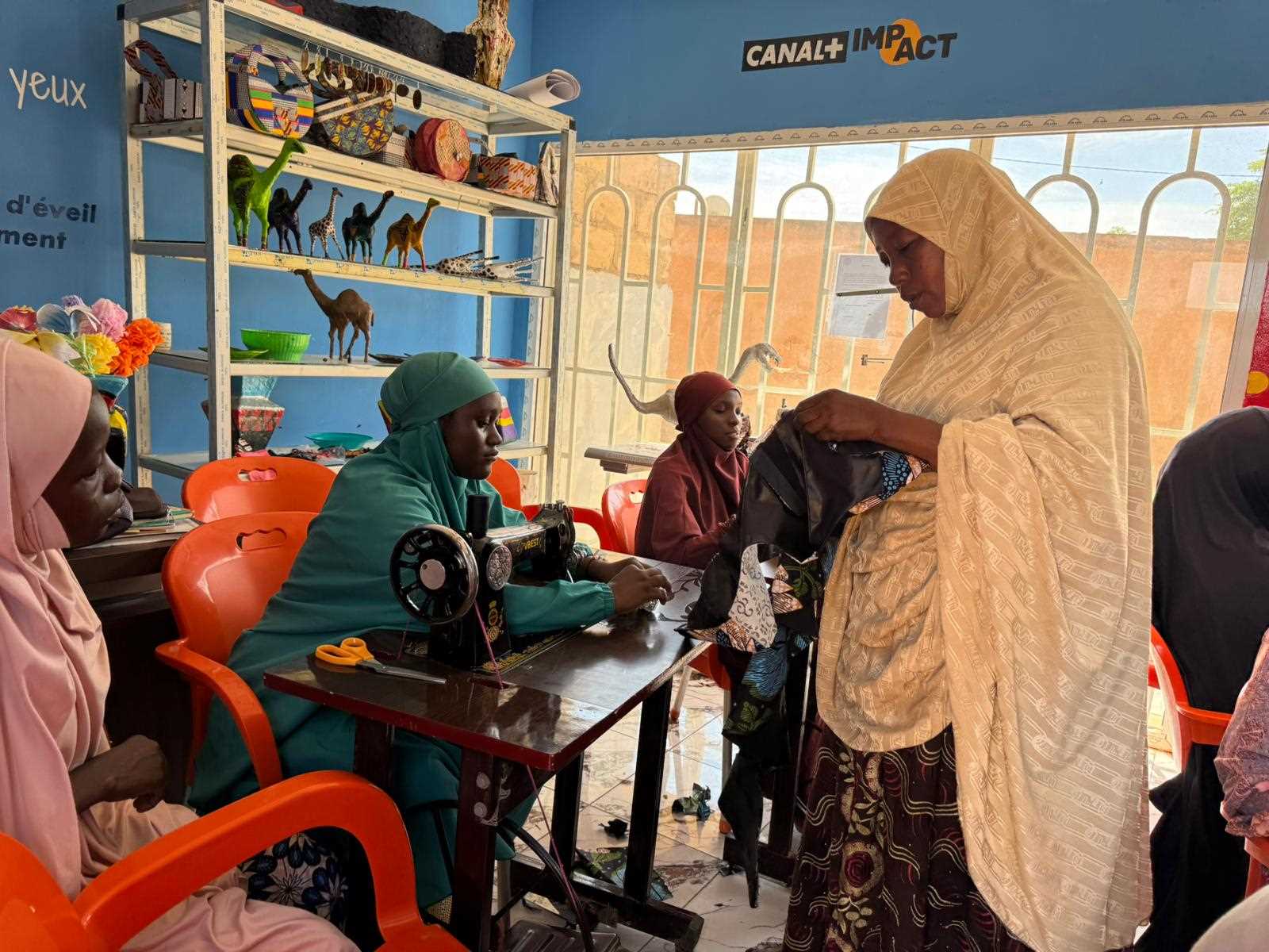 Nijer'de Dikiş Makinası Dağıtımı dikiş mak (3)