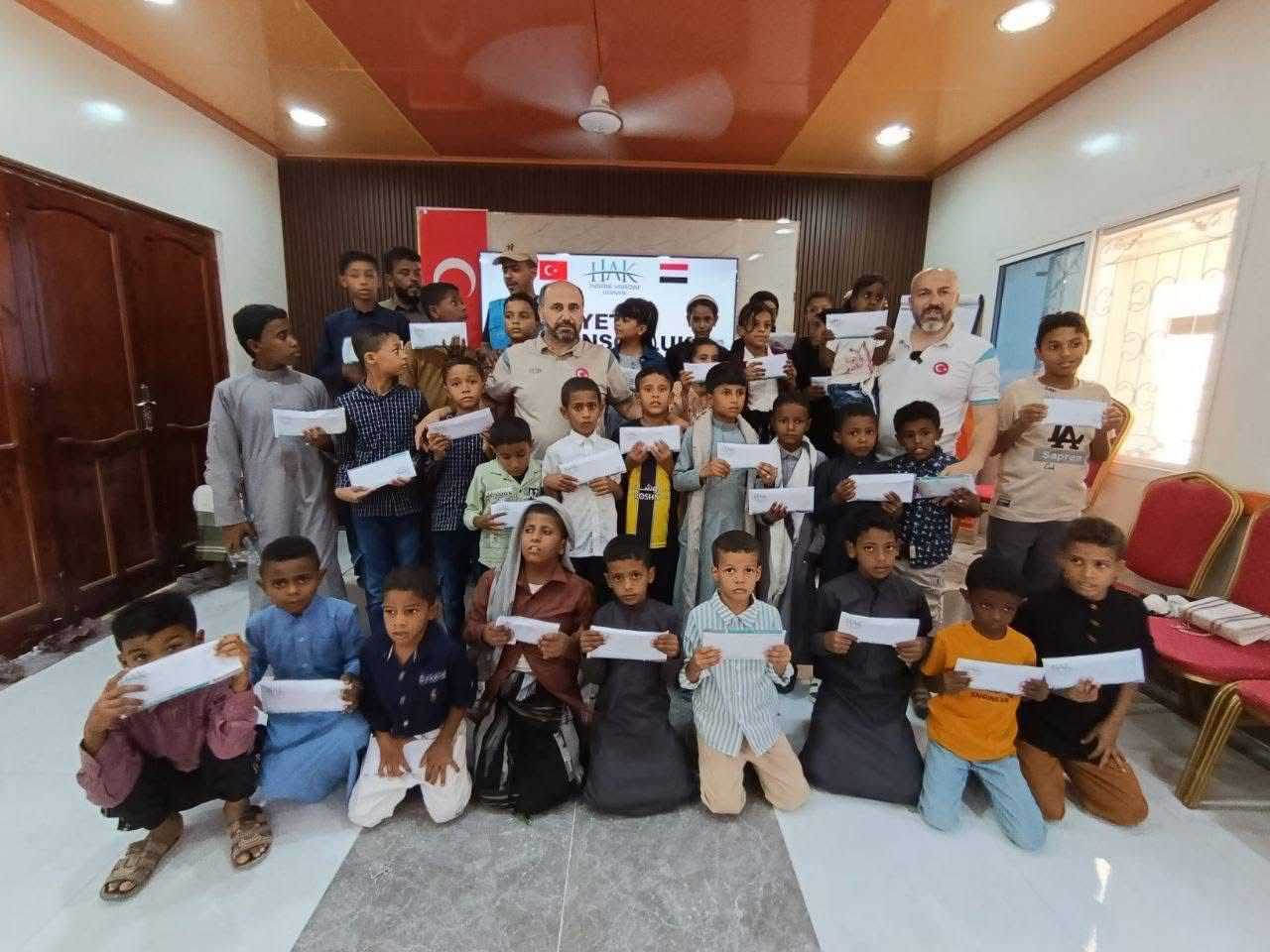 Yemen'de Yetimlerle Buluştuk