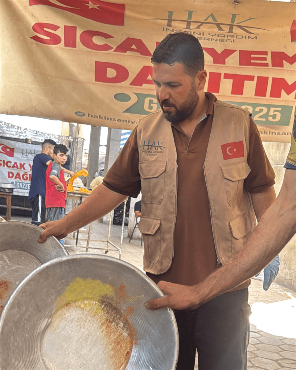 Gazze’de Sıcak Yemek Dağıtımı Adsız tasarım (3)-min