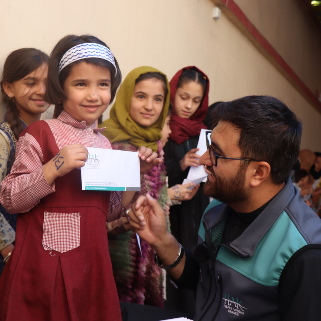 Afganistan'da Yetim Buluşması