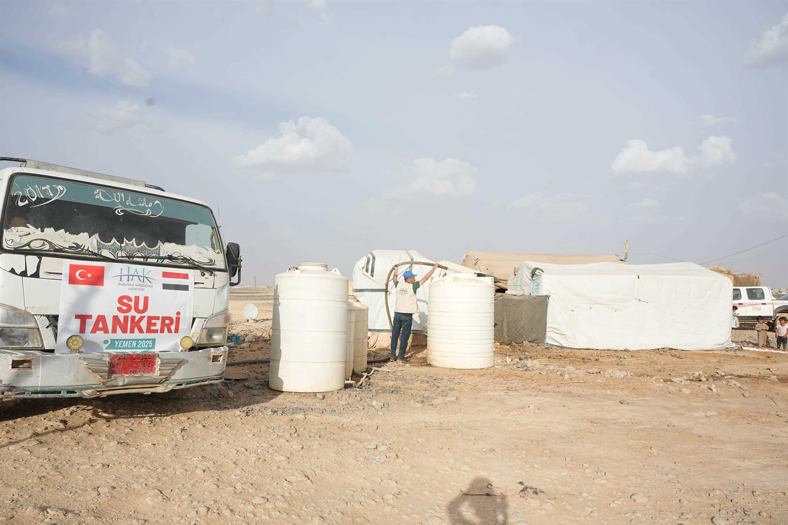 Yemen’de Temiz Su Dağıtımı tanker (1)-min